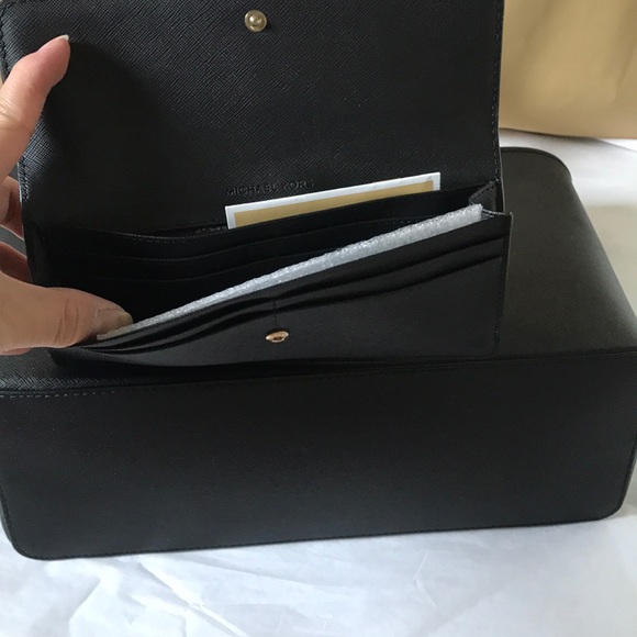 💦🌻mk carryall tote set🌻shoulder bag and wallet - Picture 5 of 8